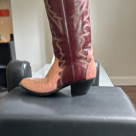 Gorgeous cowboy boots! - Picture 3 of 7